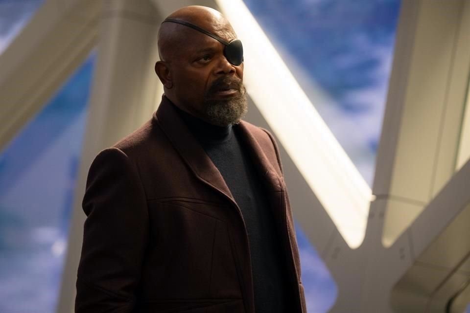 Nick Fury (Samuel L. Jackson) regresa al MCU para orientar a las protagonistas en su misión.