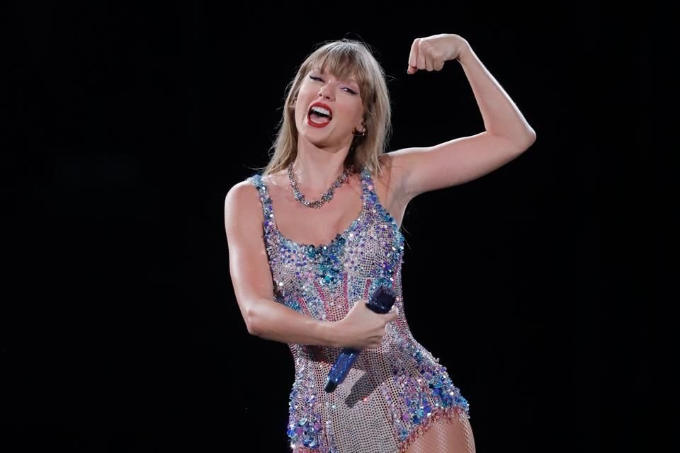 La plataforma Apple Music nombró a la cantante Taylor Swift como la Artista del Año, debido a sus múltiples récords.