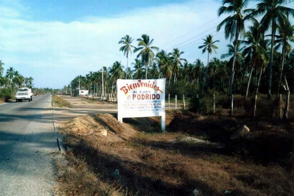 Fotografía general del ejido El Podrido, en Acapulco, tomada en marzo de 2001.