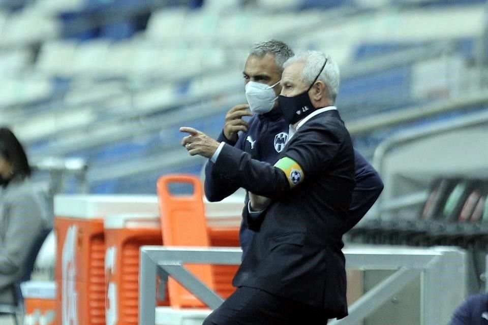 Javier Aguirre hizo cambios en su once y, aunque batalló para abrir el 'ostión', se alzó con la victoria.