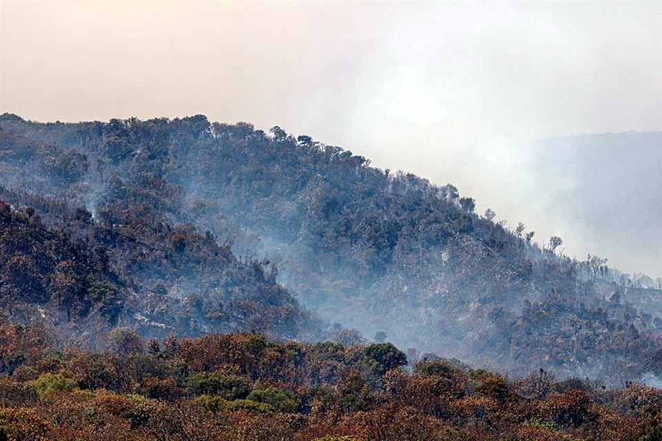 A tres días del combate al incendio en La Primavera, que aún no se extingue, Semadet incluyó a GDL y Tlaquepaque en la alerta atmosférica.