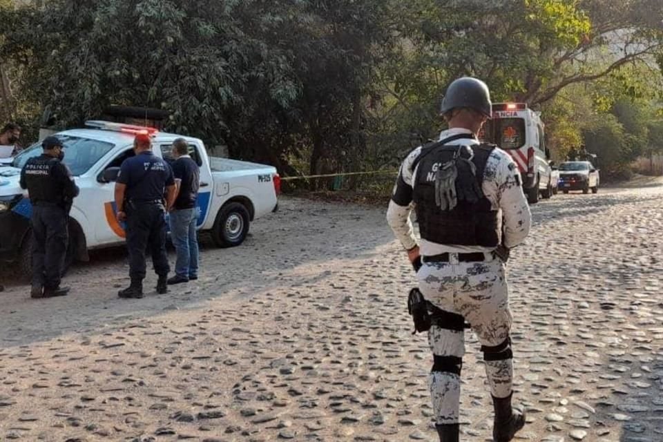 Los cadáveres de dos mujeres y un hombre fueron localizados la mañana de este domingo en el Municipio de Puerto Vallarta.