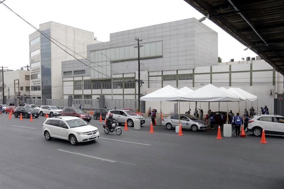 Con la modalidad de drive thru, se instaló un módulo de vacunación en el Estadio Universitario, en San Nicolás.