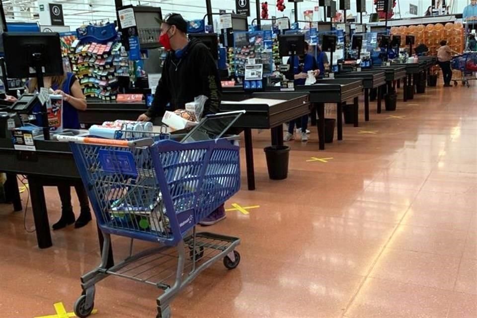 Walmart de México no refrendará, por ahora, el convenio con INAPAM por el cual más de 22 mil 800 adultos mayores operaban como empacadores voluntarios.