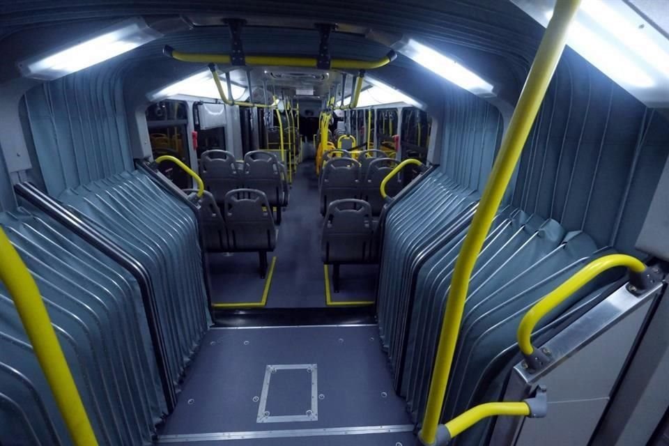 Las primeras unidades del Peribús llegaron a Guadalajara; tienen capacidad para 120 pasajeros.