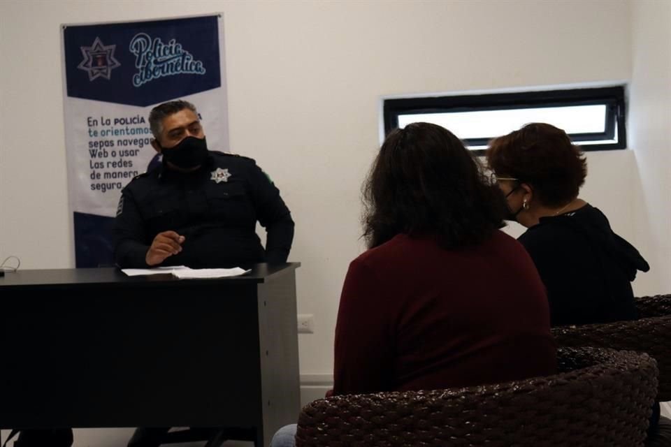 La víctima narró cómo le hablaron a sus familiares y hasta a su jefe.