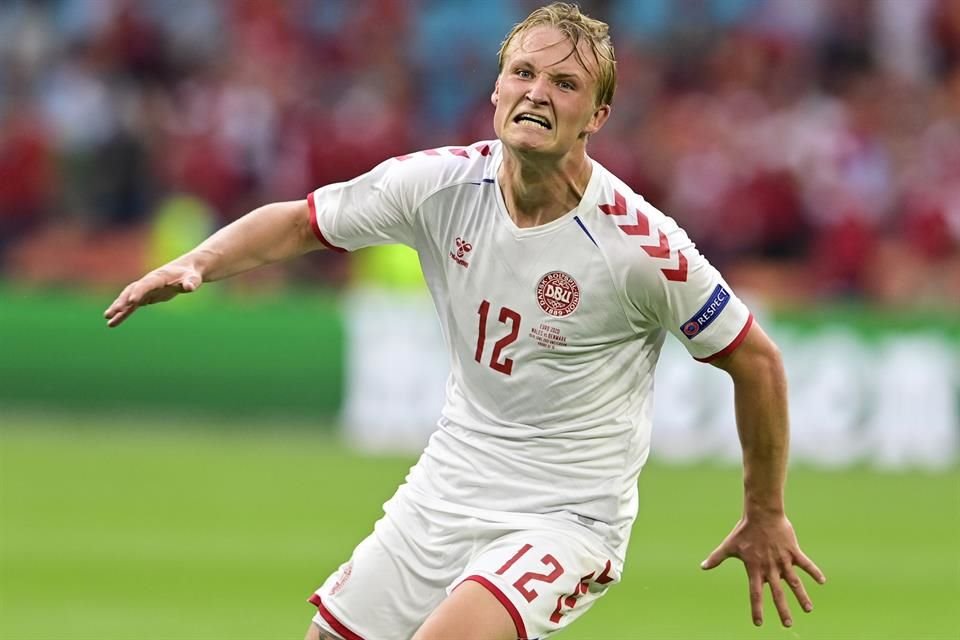 Kasper Dolberg marcó un doblete en Amsterdam.