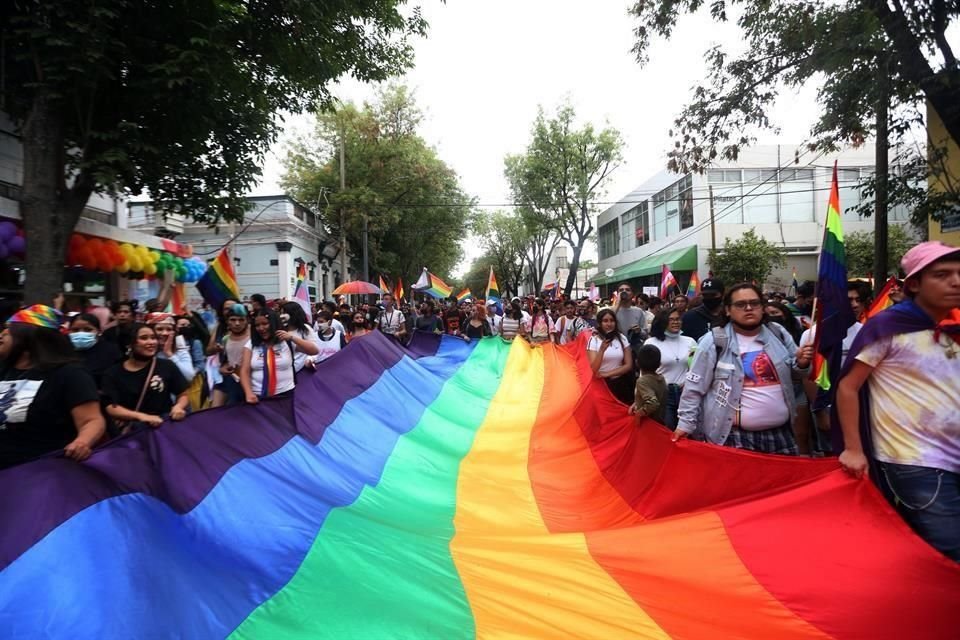 Especialistas advierten de afectaciones a la población LGBTTTIQ+.