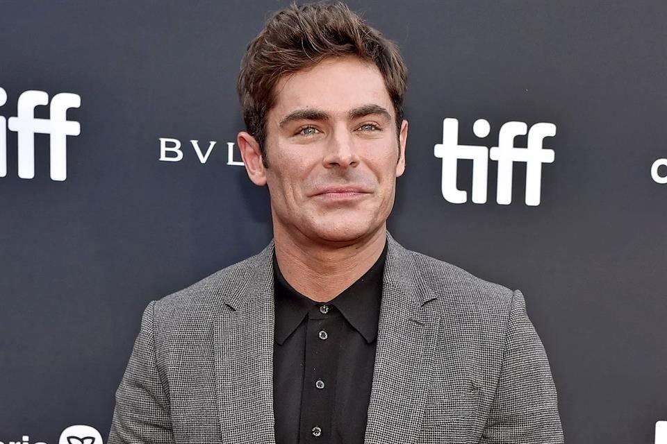 Expertos dicen que el rostro de Zac Efron ha tenido cambios en mandíbula y barbilla, contradiciéndolo pues él afirma que todo es natural.