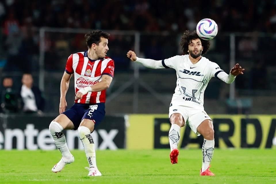 Hubo reencuentro de jugadores con sus exclubes, como Alan Mozo con pasado puma ahora en Chivas y César Huerta con paso rojiblanco y ahora auriazul.