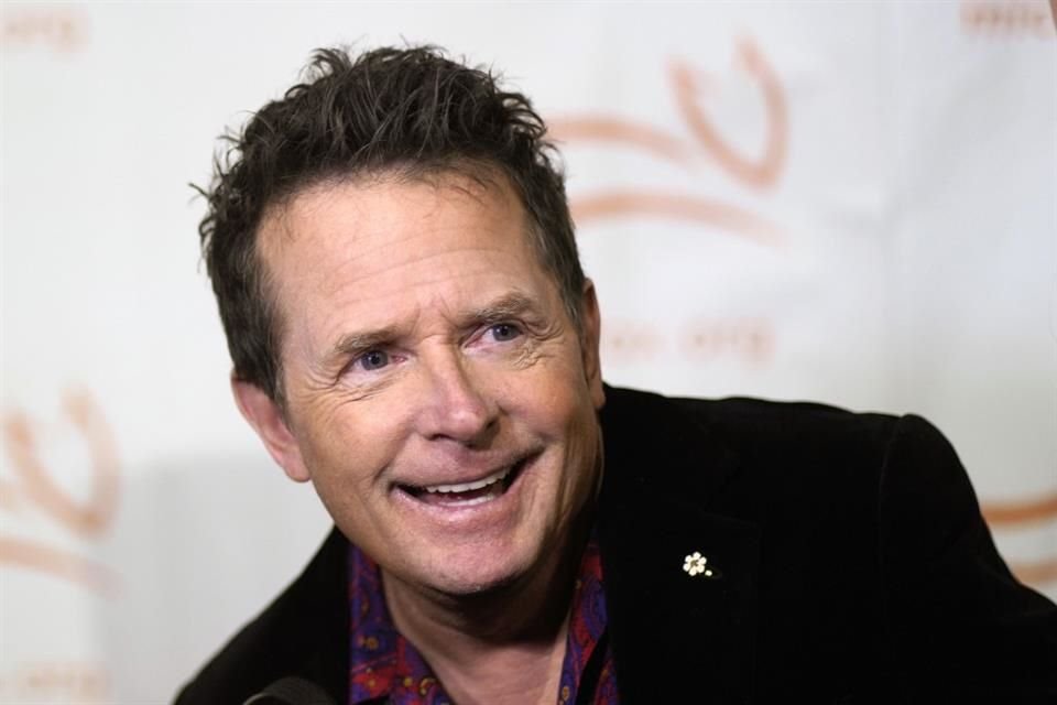 Michael J. Fox tiene una fundación con el propósito de encontrar la cura y tratamientos ideales para las personas con Parkinson.