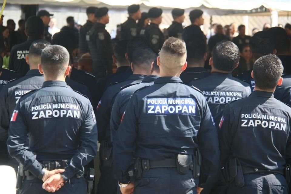 Homenaje póstumo al comandante de Zapopan, Carlos Manuel Flores Amezcua, en el helipuerto de la Comisaría.