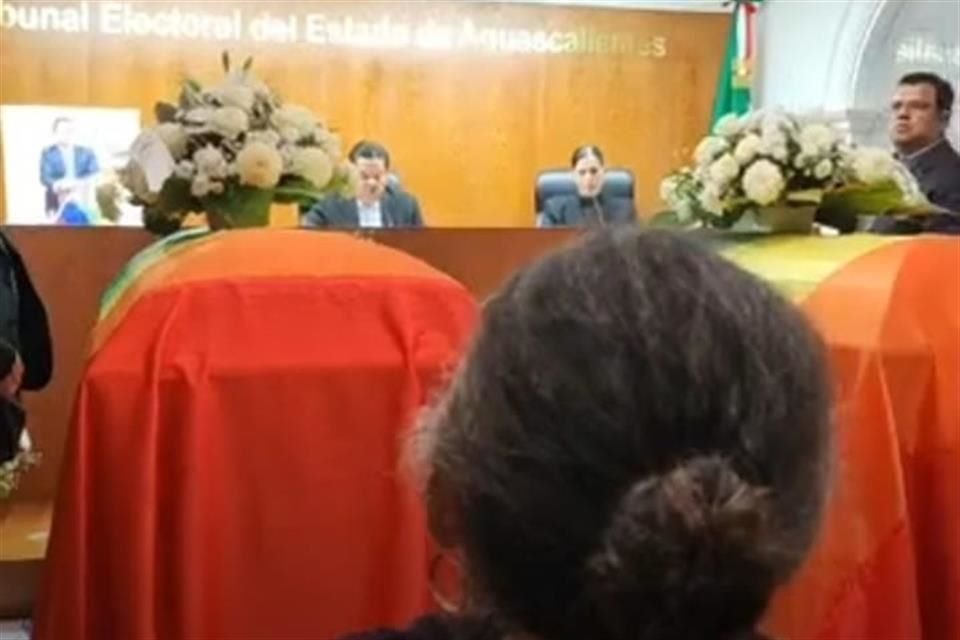 Familiares despidieron al Magistrade y a su pareja en Aguascalientes.