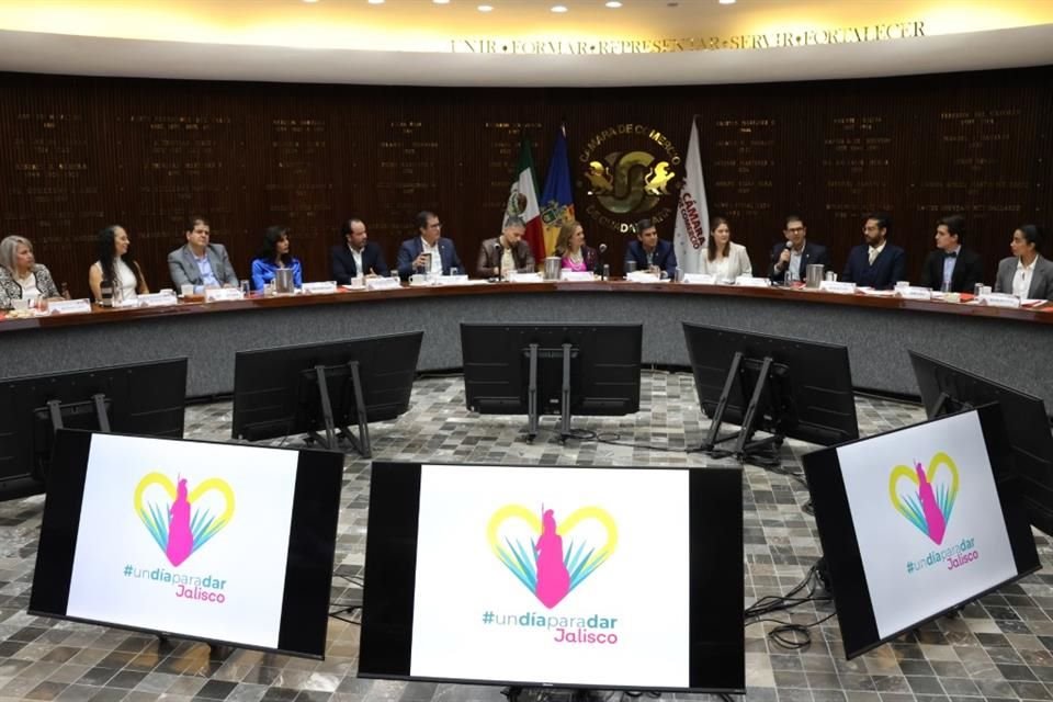 Canaco Jalisco, empresas, instituciones, universidades y más, son parte de la campaña 'Un Día para Dar'.