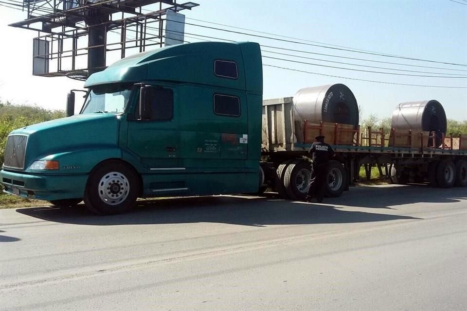 En Jalisco están detectados al menos cinco tramos carreteros de riesgo para la seguridad del transporte de carga.