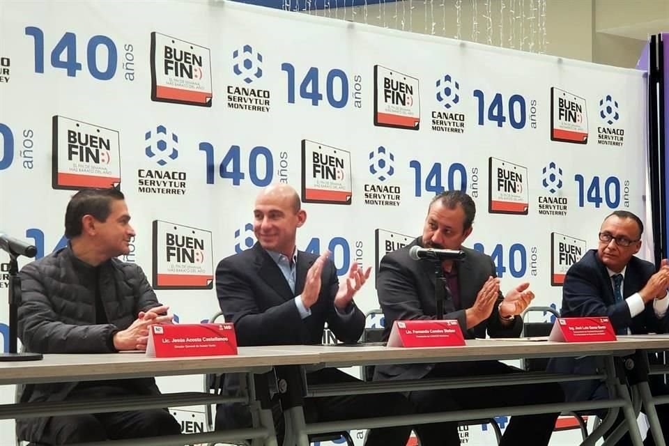 Jesús Acosta, director de Acosta Verde, Fernando Canales Stelzer, presidente de Canaco, José Garza, Subsecretario de Fomento Empresarial de la SE de NL y Aarón González, titular Profeco NL.