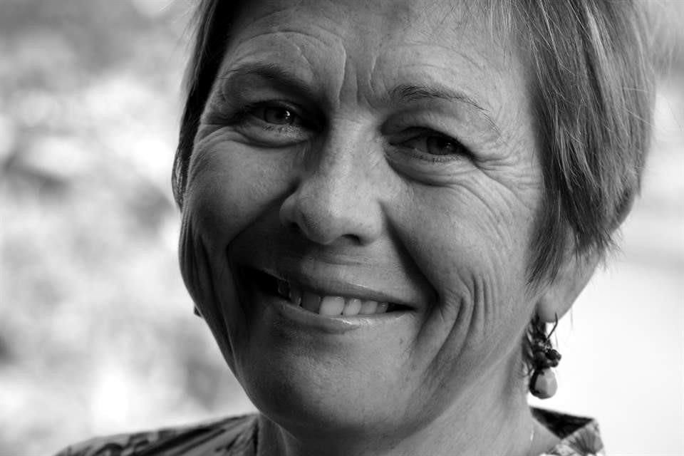 Nora Ikstena, escritora de Letonia.