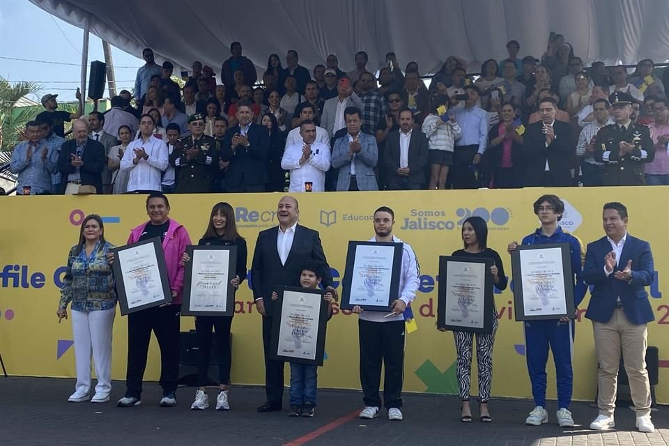 Mariana Arceo, Rosa María Tapia, Andrea Maya Becerra, Arnulfo Castorena, Juan Arturo Plascencia y Luis Miguel Chávez fueron premiados.