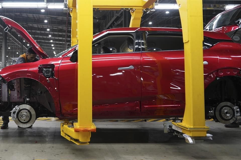 Dicha empresa fabrica bolsas de aire y cinturones de seguridad para autos.