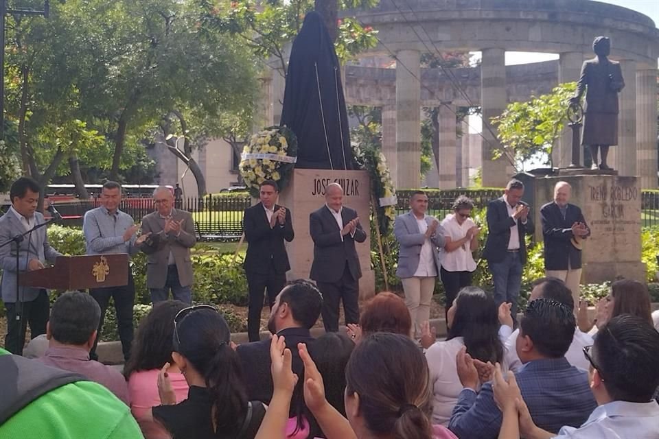 Consuelo Velázquez, Luis Manuel Rojas, Guillermo González Camarena y José Guízar Morfín, consiguieron su estatua en la Rotonda de los Jaliscienses Ilustres.