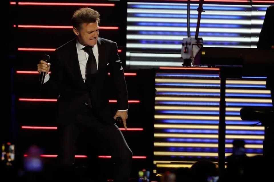 Este es el primero de siete shows que dará  Luis Miguel en la Arena Ciudad de México.