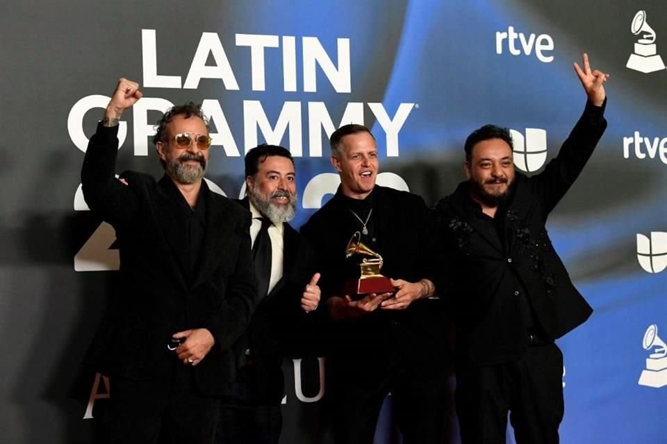 Los miembros de Molotov, ganadores del Latin Grammy por su álbum 'Sólo D'Lira', siguen luchando por lanzar discos y expresarse sin censura.