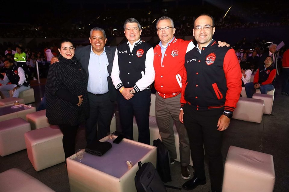 Autoridades de la Universidad del Valle de México en la inauguración de los Juegos Deportivos Interlinces 2023