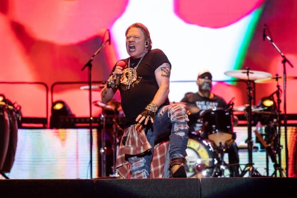 La demandante reveló que los delitos sexuales en su contra ocurrieron después de haber conocido a Axl Rose en una discoteca.