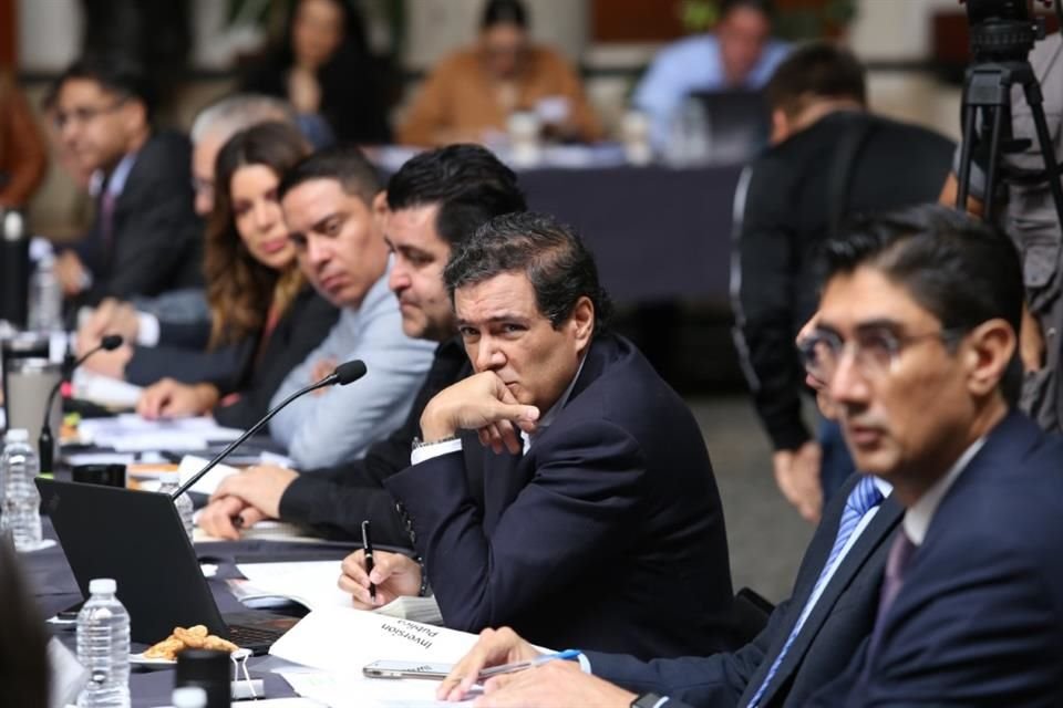 La primera parte de la Glosa del Quinto Informe del Gobernador Enrique Alfaro sobre Administración Centralizada, dejó con dudas a diputados.