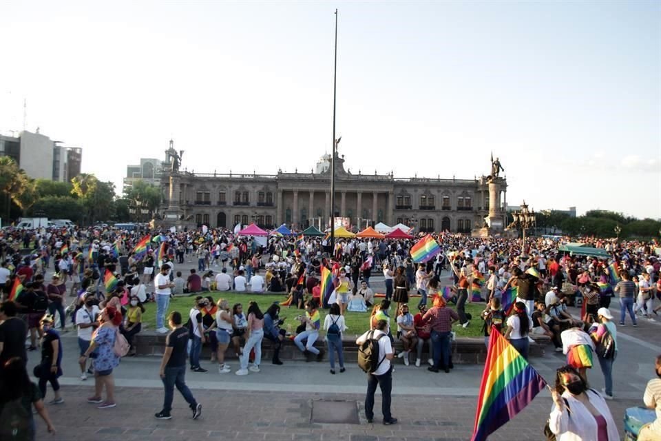El evento concluyó con mensajes y un show en la Explanada de los Héroes.