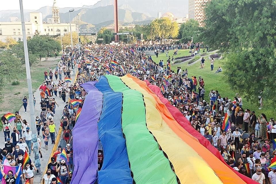 El sábado el movimiento LGBT realizó la marcha en Monterrey, que en este año cumplió dos décadas.
