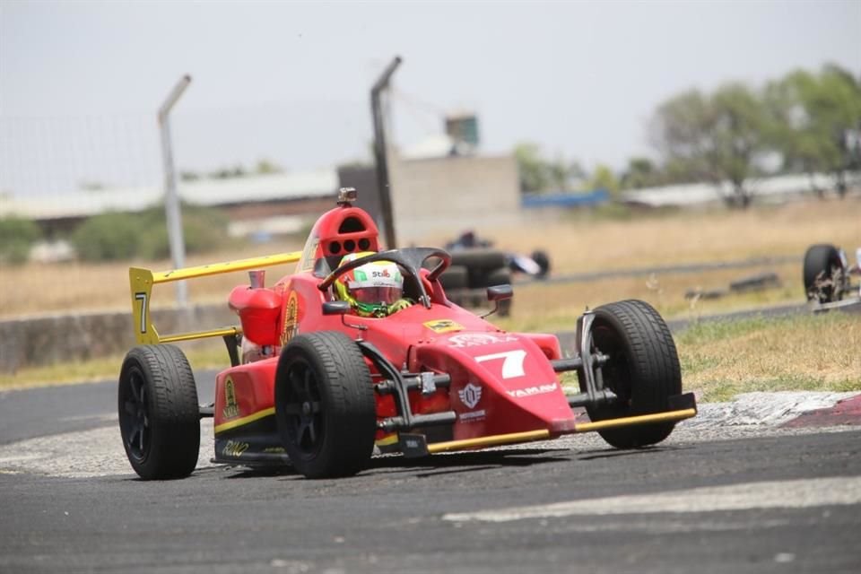 Luego de 30 años de actividades, el Autódromo Guadalajara anunció hoy el cierre definitivo de su pista, sin explicar los motivos.