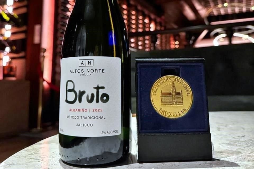 Bruto Albariño 2022 Método Tradicional, de Altos Norte Vinícola, fue la revelación 2023 de vino espumoso.