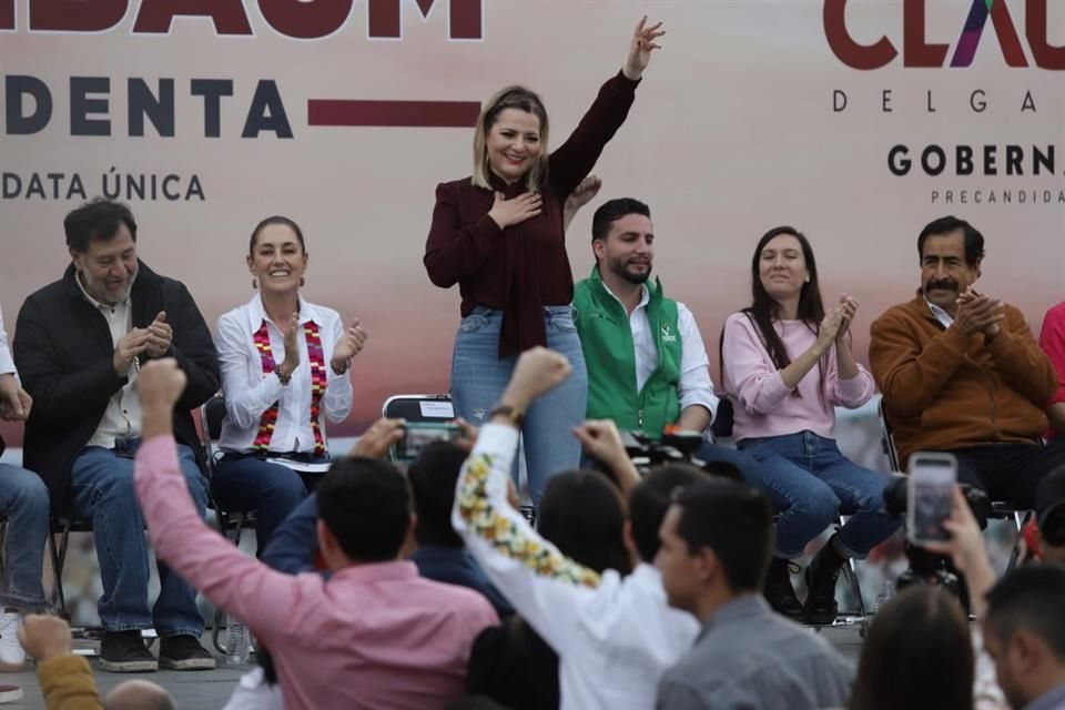 Durante un mitin desarrollado en la Plaza Ciahualpilli, en Tonalá, en compañía de Claudia Sheinbaum, Claudia Delgadillo lanzó críticas al Gobernador Enrique Alfaro.