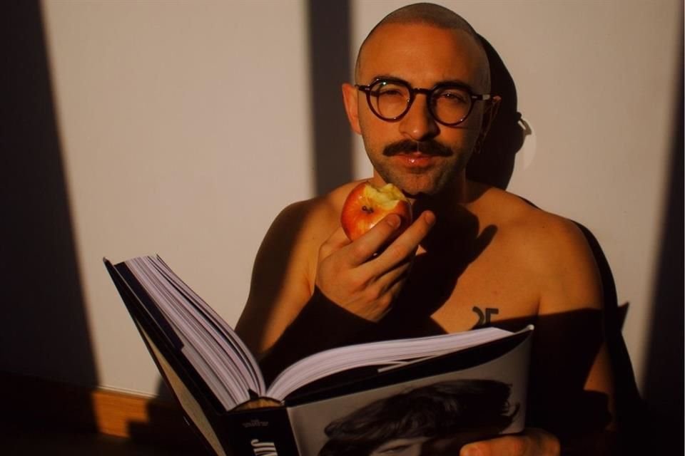 Dave Brennan publica Cocketeo, una novela con relatos explícitos de sexo gay.