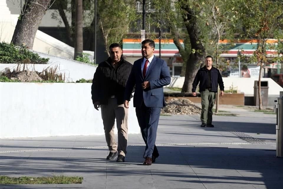 Luis Enrique Orozco llegó al Palacio de Gobierno donde pretendía reunirse con Secretarios del Gabinete.