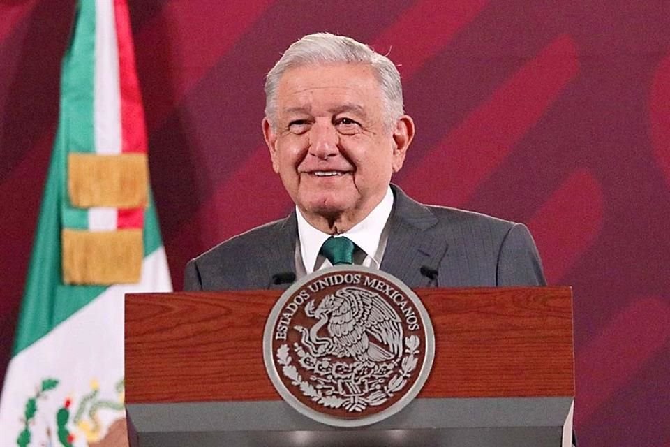 El Presidente López Obrador planteó a la Cámara de Diputados ampliar el debate sobre la iniciativa para reducir la jornada laboral y aplazar su definición hasta el próximo año. 