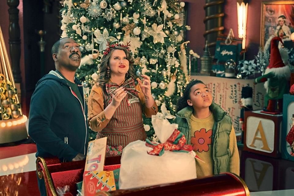 El actor Eddie Murphy encabeza 'La Calle de la Navidad', la cual marca su debut en cintas navideñas y plasma su entusiasmo por la temporada.