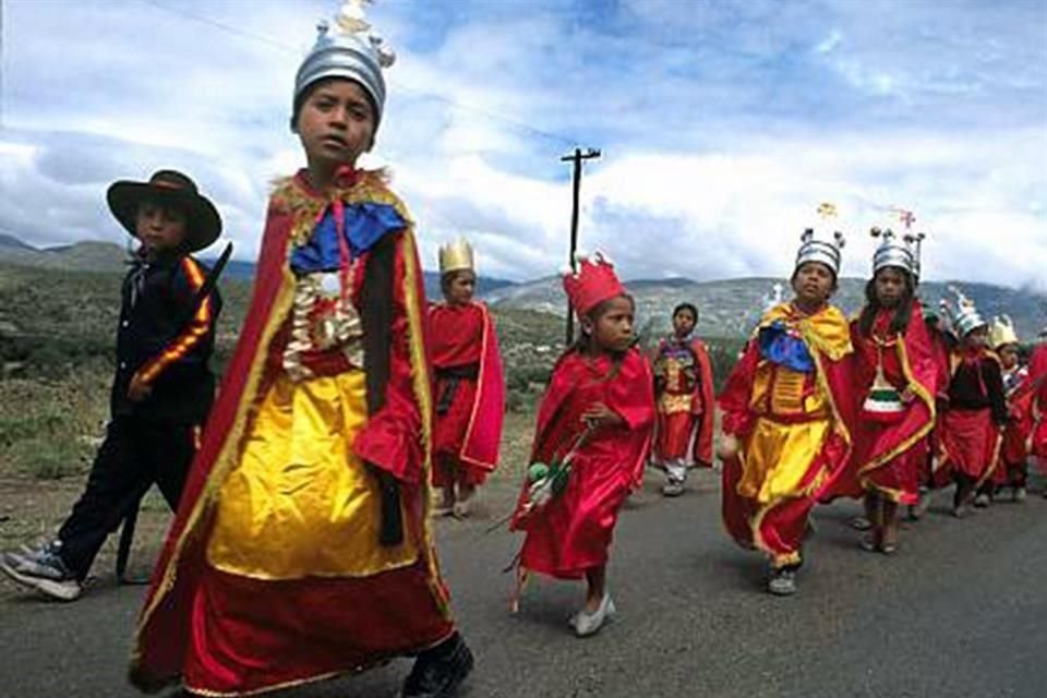 LUGARES DE MEMORIA DE LOS OTOMÍ-CHICHIMECAS: Este pueblo asentado en Querétaro, ha conservado tradiciones que son testimonio de su relación con la topografía y el medio ambiente. Declarado en 2009.