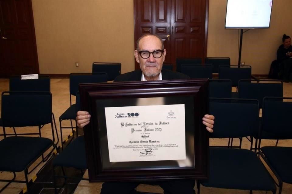 Cornelio García recibió ayer el Premio Jalisco 2023 en el ámbito cultural.