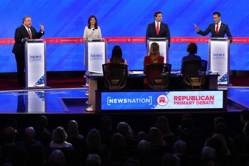 Candidatos republicanos debatieron en el Moody Music Hall de la Universidad de Alabama en Tuscaloosa.