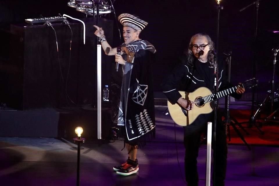 Aunque no estaban en el line-up, Café Tacvba se unió al festival.