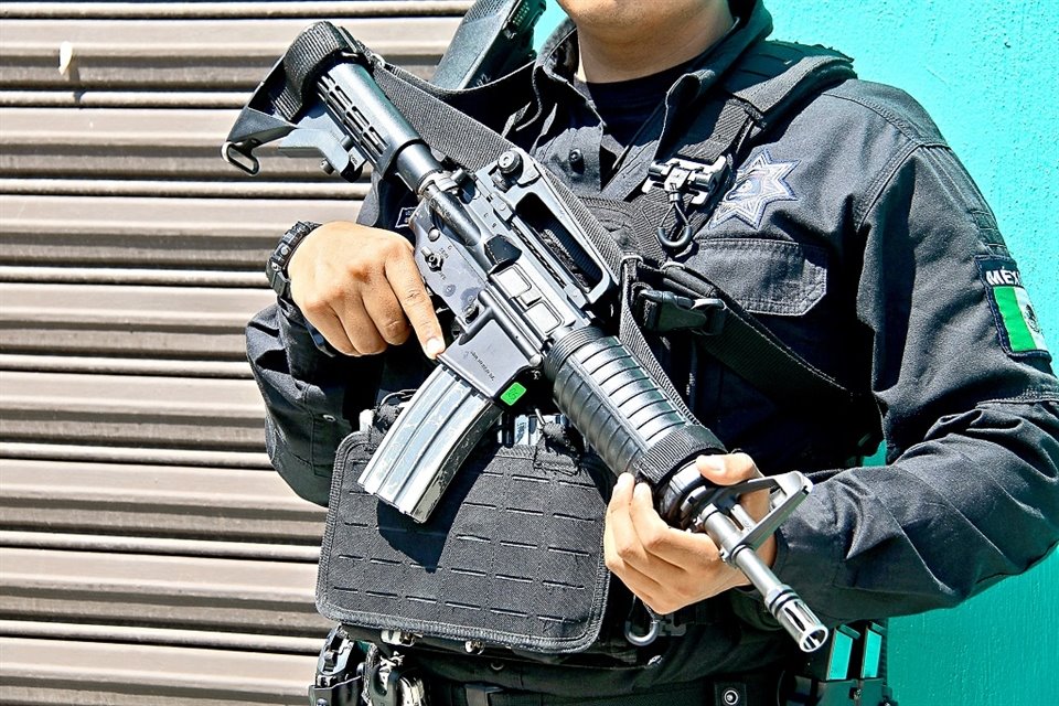 Mientras esperan cita con un juez para definir su situación legal, cuatro policías de GDL detenidos por tortura están separados de su cargo.
