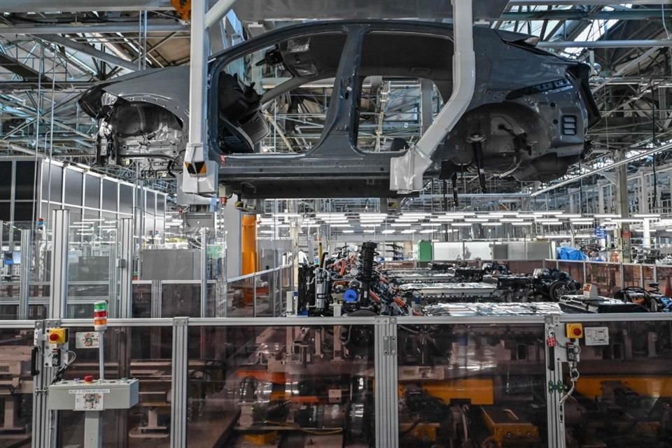 De acuerdo con la India, el gravamen del 25% impuesto por Washington a los automóviles y algunas partes afectaría a 2 mil 890 millones de dólares de las exportaciones del país.