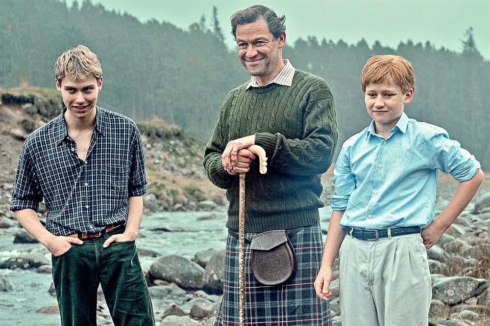 Guillermo (Rufus Kampa) y Enrique (Flyn Edwards), con su padre, Carlos (Dominic Wes), tienen más relevancia en esta entrega final.