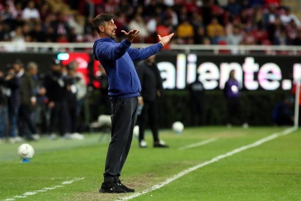 La era de Veljko Paunovic en las Chivas se vio marcada por claroscuros y terminó con la renuncia del técnico serbio.