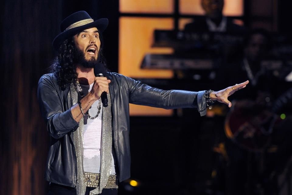 El comediante fue interrogado por segunda vez; ahora por seis presuntos delitos sexuales.