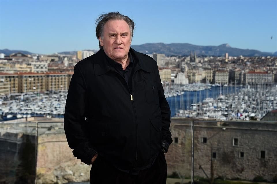 El museo de cera de París optó por retirar la figura del actor Gérard Depardieu, quien fue acusado de violación y comentarios sexistas.