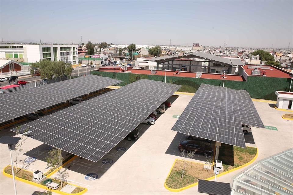 Jalisco lidera a nivel nacional en generación de electricidad a través de paneles solares, con el 15.4 por ciento de la capacidad instalada.