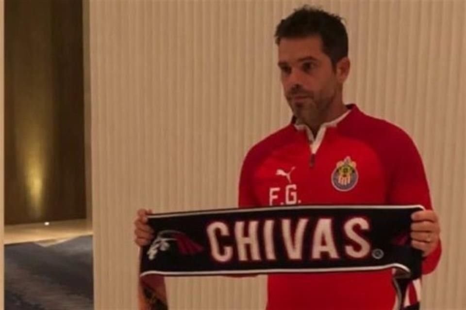 Fernando Gago, el nuevo entrenador de las Chivas.